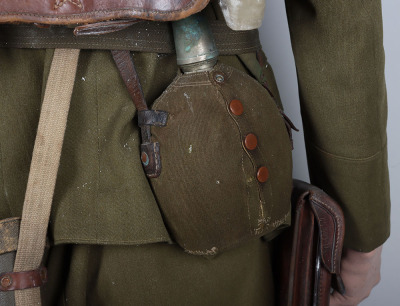 Fine Full WW2 Japanese Infantry Officers Mannequin Display including Uniform, Equipment, Field Cap and Officers Sword Katana - 16