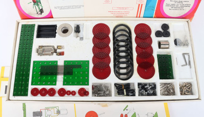 Three child&rsquo;s construction kits, 1960s - 5