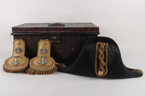 Royal Navy Post 1901 Officers Bicorn Hat & Epaulette Set