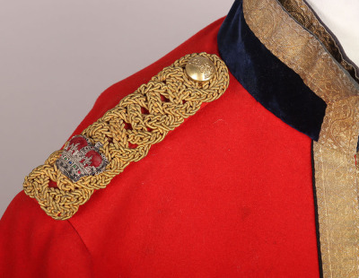 The Life Guards Officers EIIR period Mess Jacket and Waistcoat, in rank of Major - 4