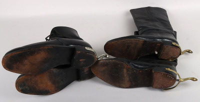 An assortment of Military boots - 9