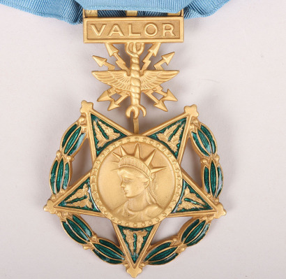 American Vietnam War Era Un-Named Air Force Type Medal of Honour,