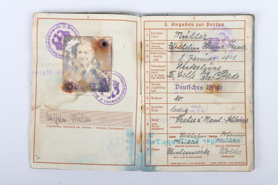 WW2 German Wehrpass to Schirrmeister Wilhelm Müller, Member of Nachrichten Abt 487, Pz. Abw. 22 - 2