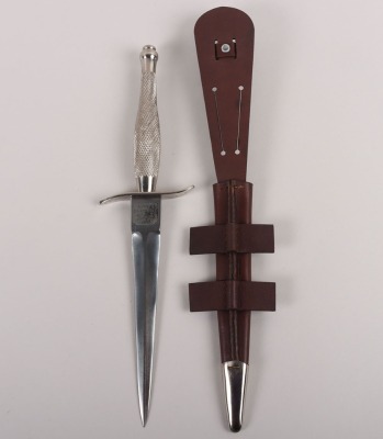 Commemorative 3inch cross guard, 1st Pattern Fairbairn Sykes Commando Knife - 2