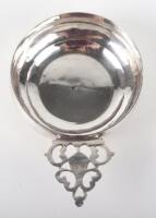 A fine Queen Anne single handle Porringer, John Cory, London 1702