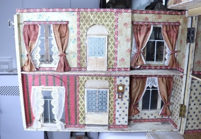 An impressive Christian Hacker painted wooden Dolls House, German 1890s, - 4