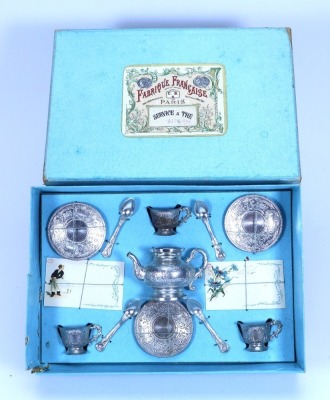 All original child&rsquo;s boxed Tea service, French circa 1900, - 3