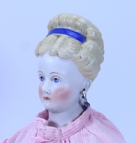 *A good Parian-style shoulder head lady doll, German circa 1860,