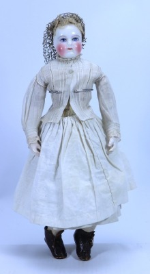 A rare Leontine Rohmer glazed bisque shoulder swivel head fashion doll with trunk and trousseau, French circa 1860, - 7