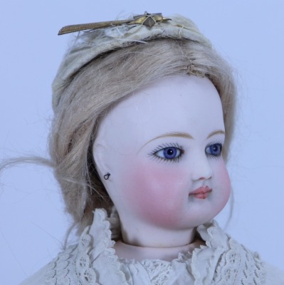 A good all original bisque shoulder head fashion doll, French circa 1870, - 3