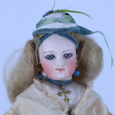 A good all original bisque shoulder head fashion doll, French circa 1870, - 3