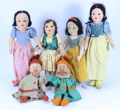 Chad Valley Snow White dolls and related pieces, late 1930s,