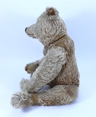 A good large Steiff light brown mohair Teddy bear, German circa 1909, - 3