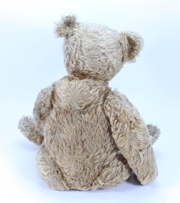 A good large Steiff light brown mohair Teddy bear, German circa 1909, - 4