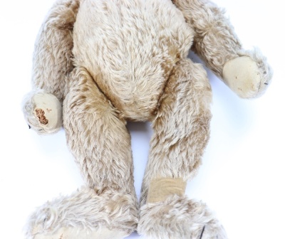 A good large Steiff light brown mohair Teddy bear, German circa 1909, - 5