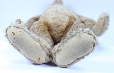 A good large Steiff light brown mohair Teddy bear, German circa 1909, - 6