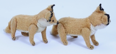 A rare pair of small Steiff mohair jointed fox cubs, German circa 1910, - 2