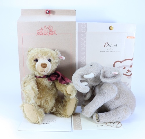 Boxed Steiff Limited Edition Year 200 Teddy Bear,