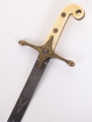 ^ Victorian Officers Mameluke Sword of the 11th Prince Albert’s Own Hussars - 4