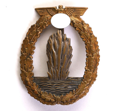 WW2 German Kriegsmarine Minesweepers Award Badge