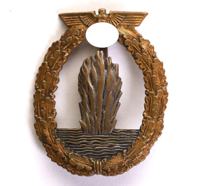WW2 German Kriegsmarine Minesweepers Award Badge