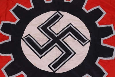 Rare Third Reich D.A.F (Deutsche Arbeitsfront) Wartime Honour Flag Bestowed Upon Factories who made Meritorious Contributions to the German War Effort, - 4