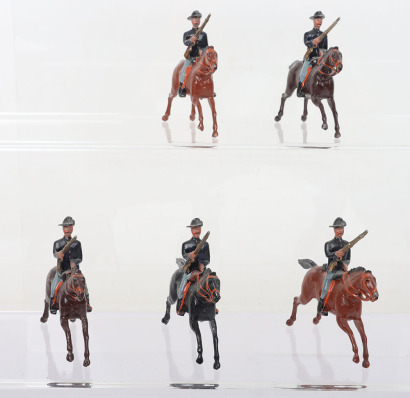 Britains SPECIAL PAINT five US Cavalry in blue uniforms