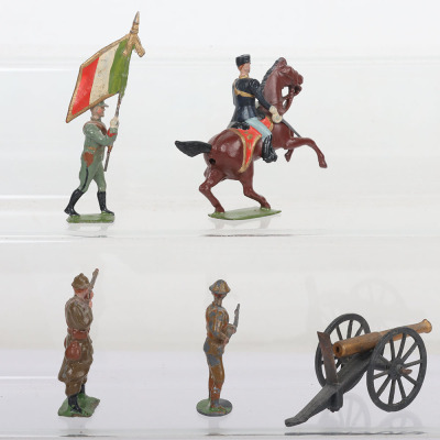 Britains PARIS OFFICE Italian Colour Bearer - 4