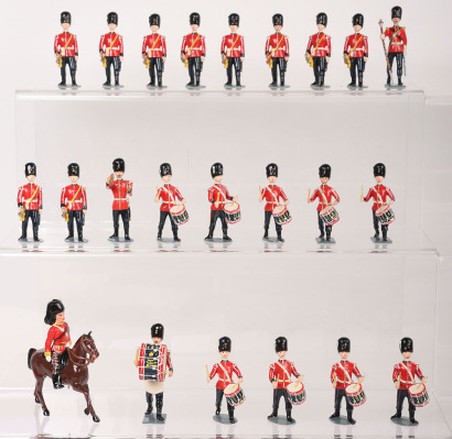 Professionally repainted Drum and Bugles of the Royal Scots Fusiliers of 1914 Full dress Britains toy soldiers