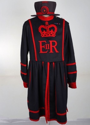Elizabeth II Yeoman Warder of the Tower of London (Beefeater) Uniform - 2