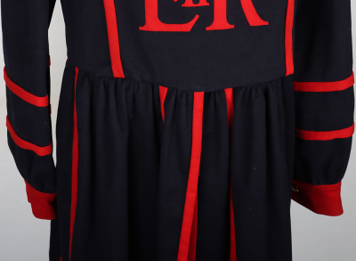 Elizabeth II Yeoman Warder of the Tower of London (Beefeater) Uniform - 5