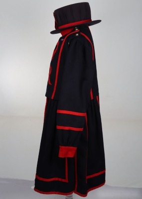 Elizabeth II Yeoman Warder of the Tower of London (Beefeater) Uniform - 8