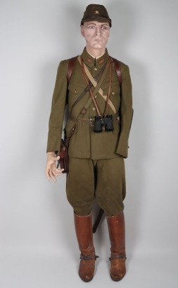 Fine Full WW2 Japanese Infantry Officers Mannequin Display including Uniform, Equipment, Field Cap and Officers Sword Katana