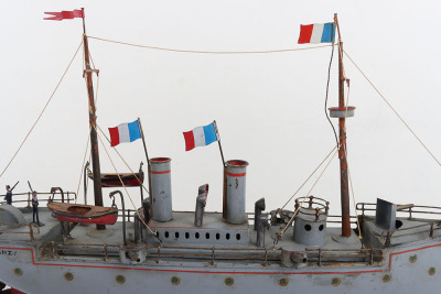 A fine Bing tinplate clockwork two funnel Gunship &lsquo;Chanzy&rsquo;, German circa 1905 - 13