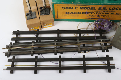 Bassett-Lowke boxed 4311/0 3-rail electric Prince Charles&rsquo; 4-4-0 locomotive and tender, 1950 - 5