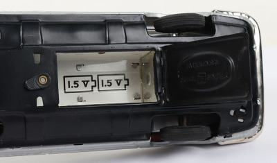 Boxed Bandai 4103 tinplate battery operated Ferrari, circa 1960 - 9