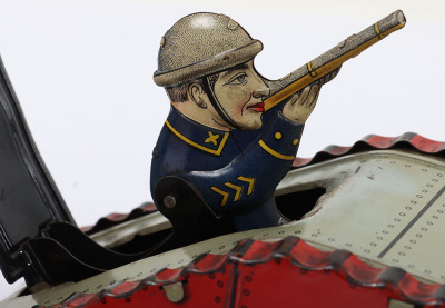 Clockwork tinplate WWI Battle Tank, German circa 1920 - 5