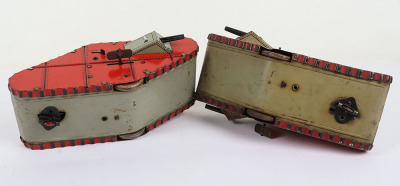 Clockwork tinplate WWI Battle Tank, German circa 1920 - 6