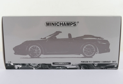 Minichamps 1:18 Scale Porsche 911 Carrera S Cabriolet 2011 - 7