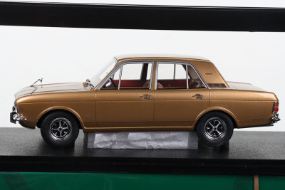 Cult Scale Models Ford Cortina 1600E 1970 - 2
