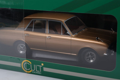 Cult Scale Models Ford Cortina 1600E 1970 - 4