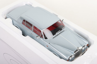 GT Spirit Models Bentley T2 - 2