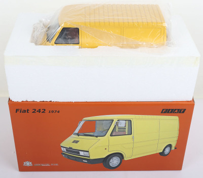 Laudoracing models Fiat 242 Van 1974 1:18 scale - 2