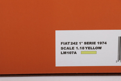 Laudoracing models Fiat 242 Van 1974 1:18 scale - 7