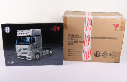 NZG Mercedes Benz Actros GigaSpace Tractor Unit & Car Transporter Trailer