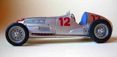 CMC 1:18 scale Model M-052 Mercedes Benz W125 Racing Car