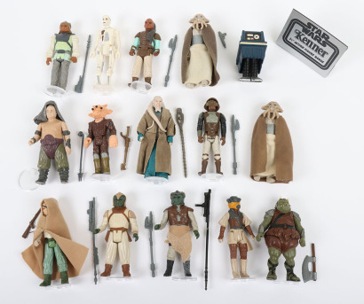 Fifteen Vintage Star Wars Return of the Jedi loose action figures Kenner.