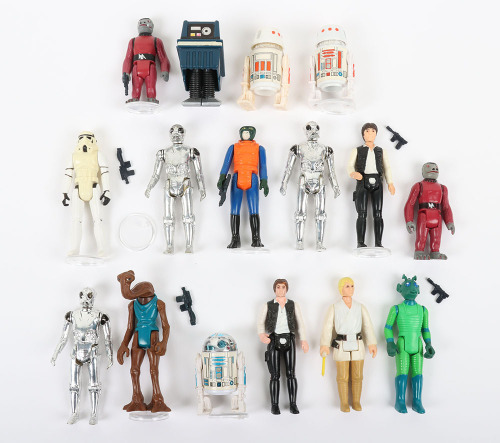 Sixteen Vintage Star Wars loose action figures Kenner.
