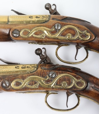 Rare pair of late-17th Century English Brass Barrel Flintlock Grenade Pistols by I .Yates - 8