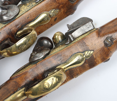 Rare pair of late-17th Century English Brass Barrel Flintlock Grenade Pistols by I .Yates - 11